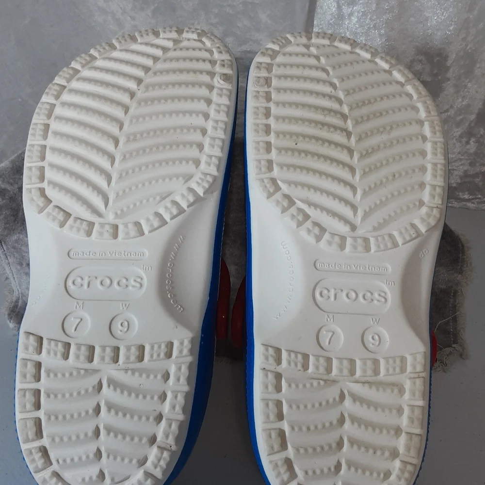 Crocs Hello Kitty New Without Tags Men 7 Women 9 White Red bue - Picture 5 of 14